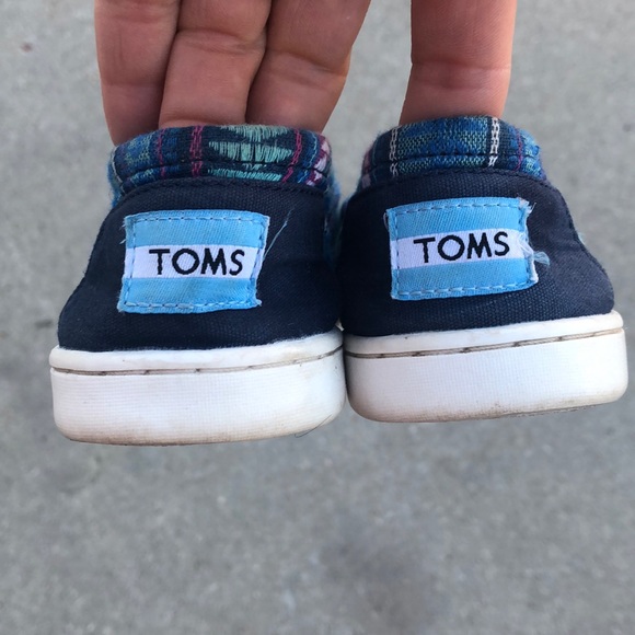 Girls Toms - Picture 4 of 5